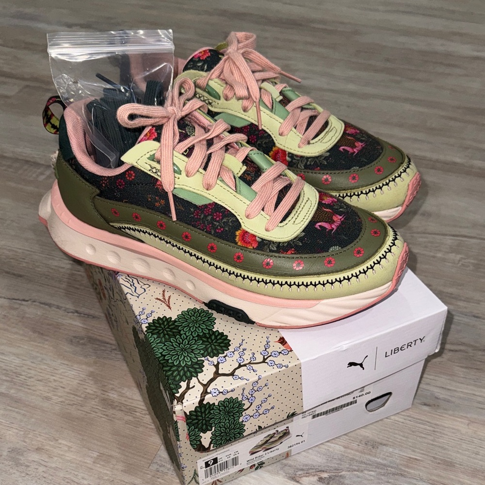 Puma: Wild Rider 2 Liberty Green and Pink Sneakers with Extra Laces Size 9